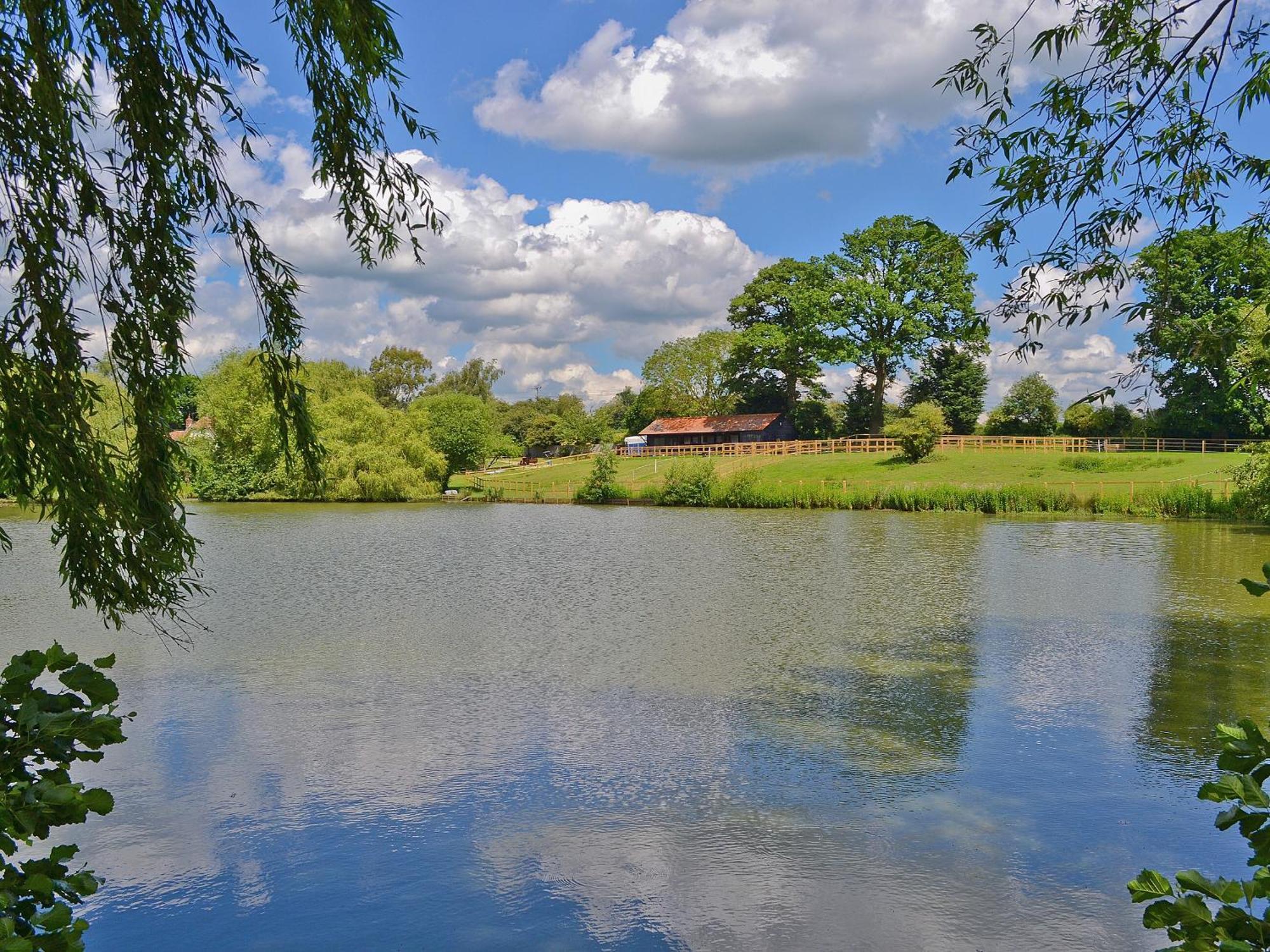 Lake House Cottage Finchingfield Экстерьер фото